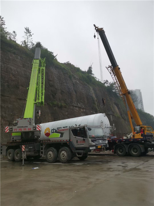 西岗区“不怕风雨冻”—— 吊车的 “恶劣环境适应” 技术